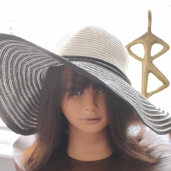 ?B2G1 New PANAMA JACK  Striped Black White Sun Hat main image 5